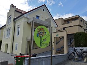 Mit Zubau, Ansicht aus Südost - 2021