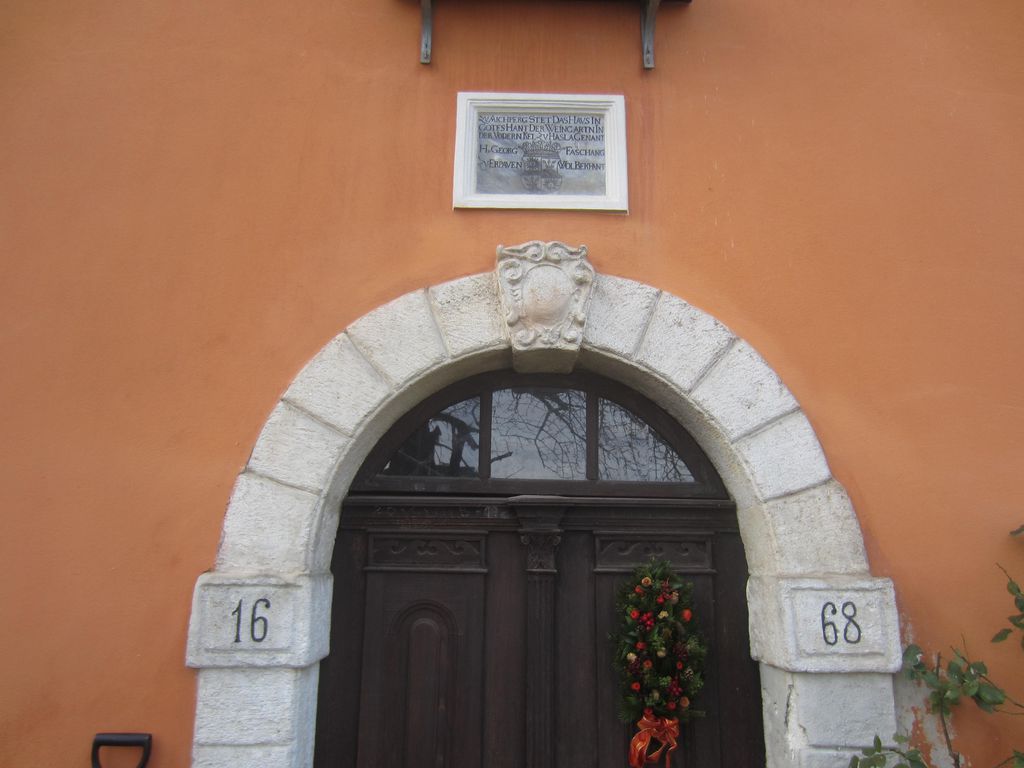 Datei:Am Weinhang 15, Hofstadler, Portal 1668.JPG