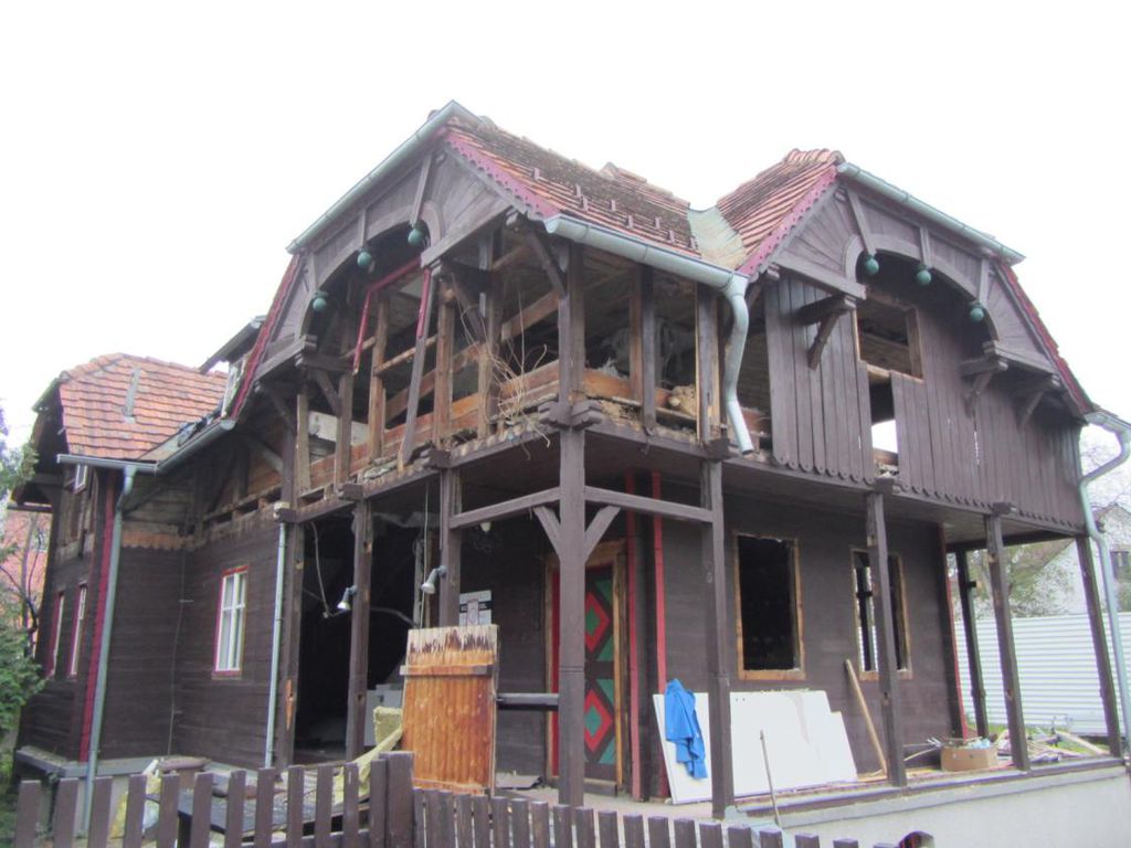 Datei:Villa holzmann Okt 2014.jpg