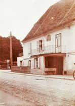 Ecke Liebiggasse mit Jesus-Relief - 1910 ca.