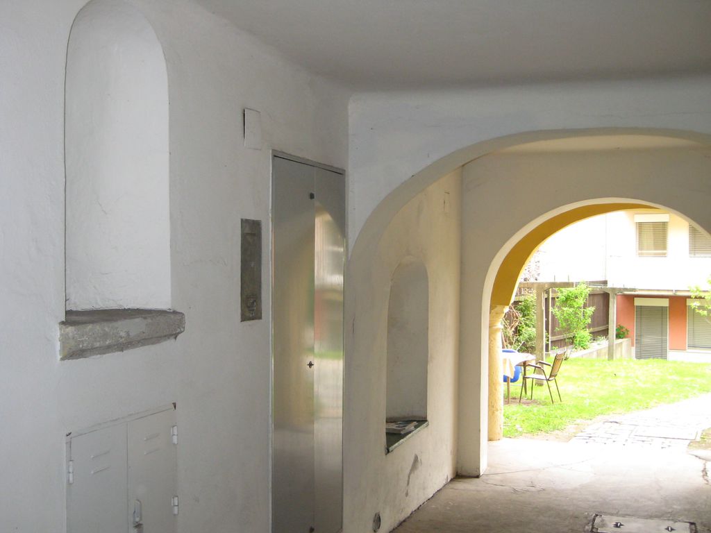 Datei:Münzgrabenstraße 8, Nischen.jpg
