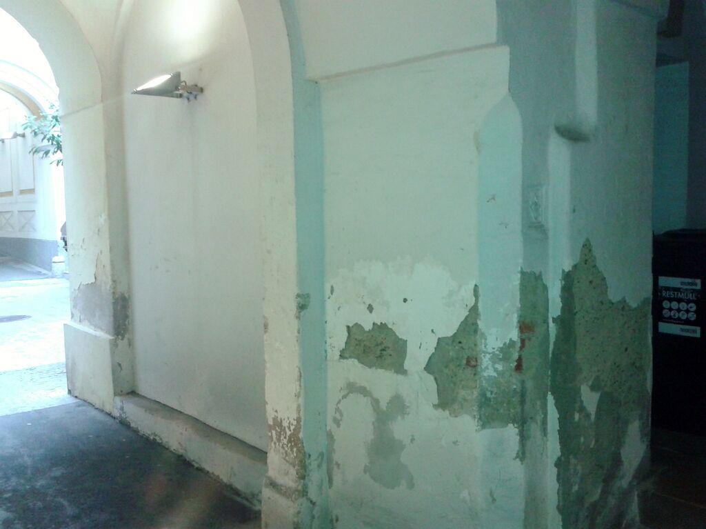 Datei:Paradeisgasse 1, Durchgang.jpg