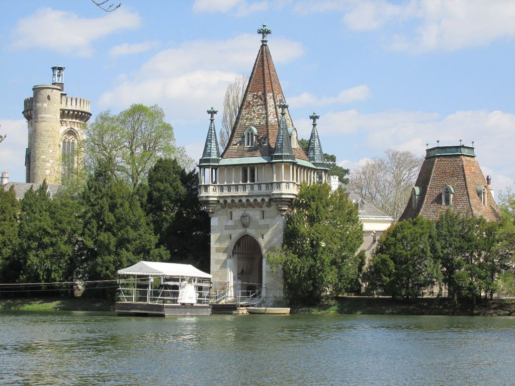 Datei:Franzensburg Schloss Laxenburg.jpg