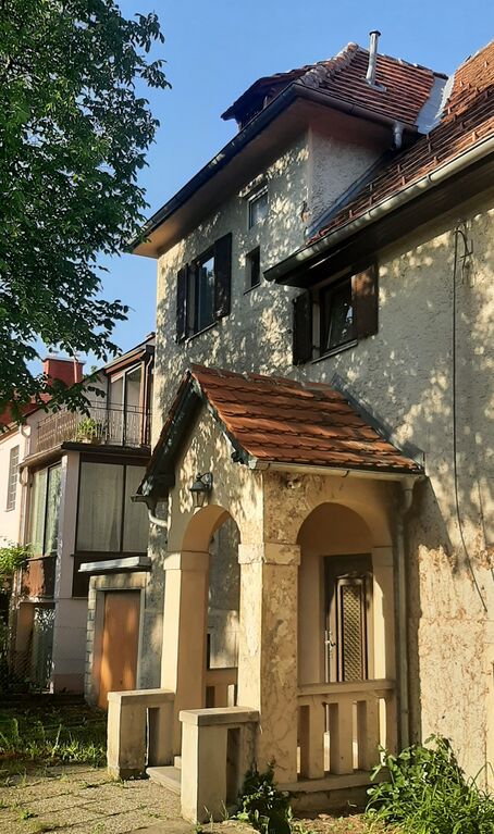 Datei:Algersdorfer Straße 67, Hofansicht.jpg