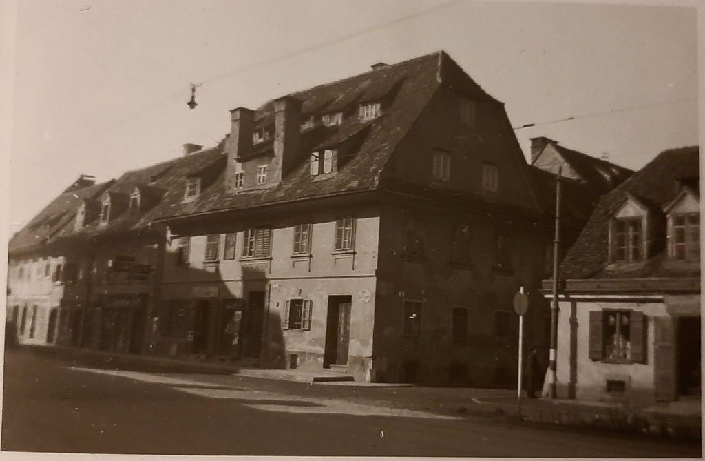 Datei:Karlauer Straße 2, 4.jpg