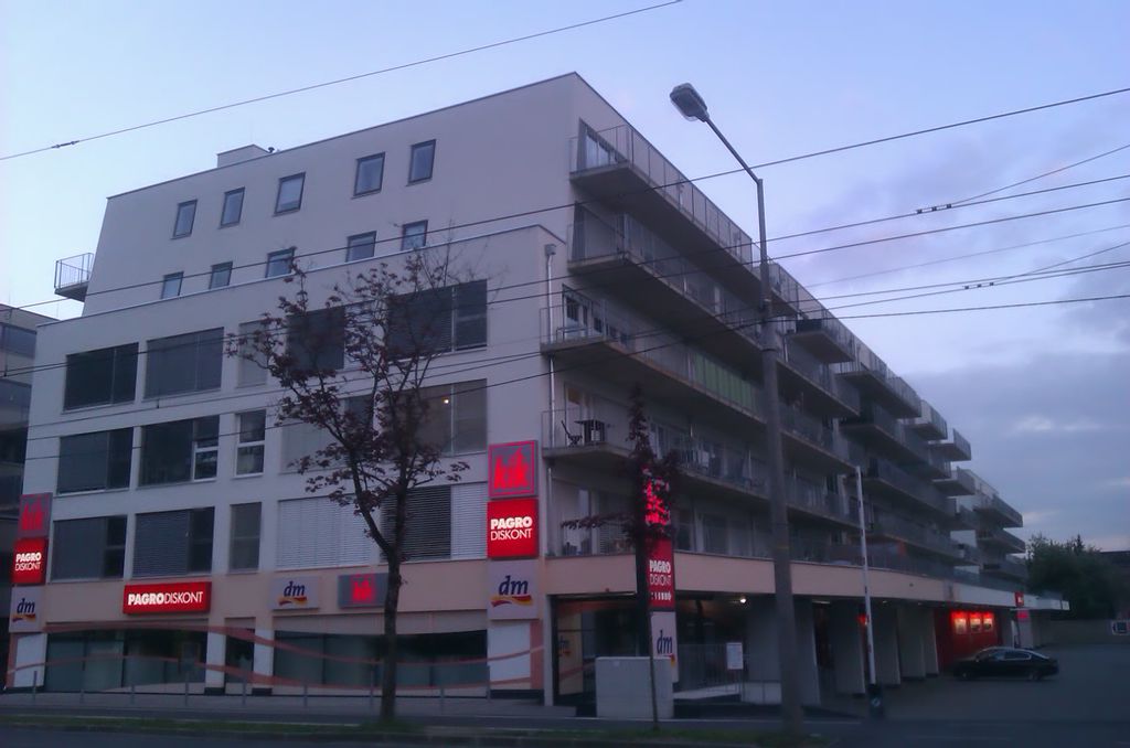 Datei:Graz Eggenberger Allee 33 2015.jpg