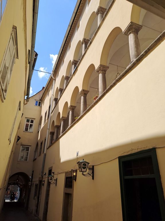 Datei:Sackstraße 12, Arkaden.jpg